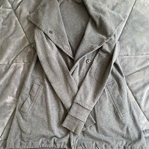 Lululemon Gratitude Wrap Grey color size 8